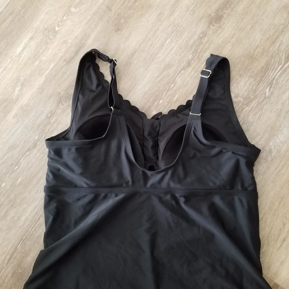 NWOT Kona Sol Black Scallop Edge One Piece Swimsuit Size 22 - Picture 5 of 7